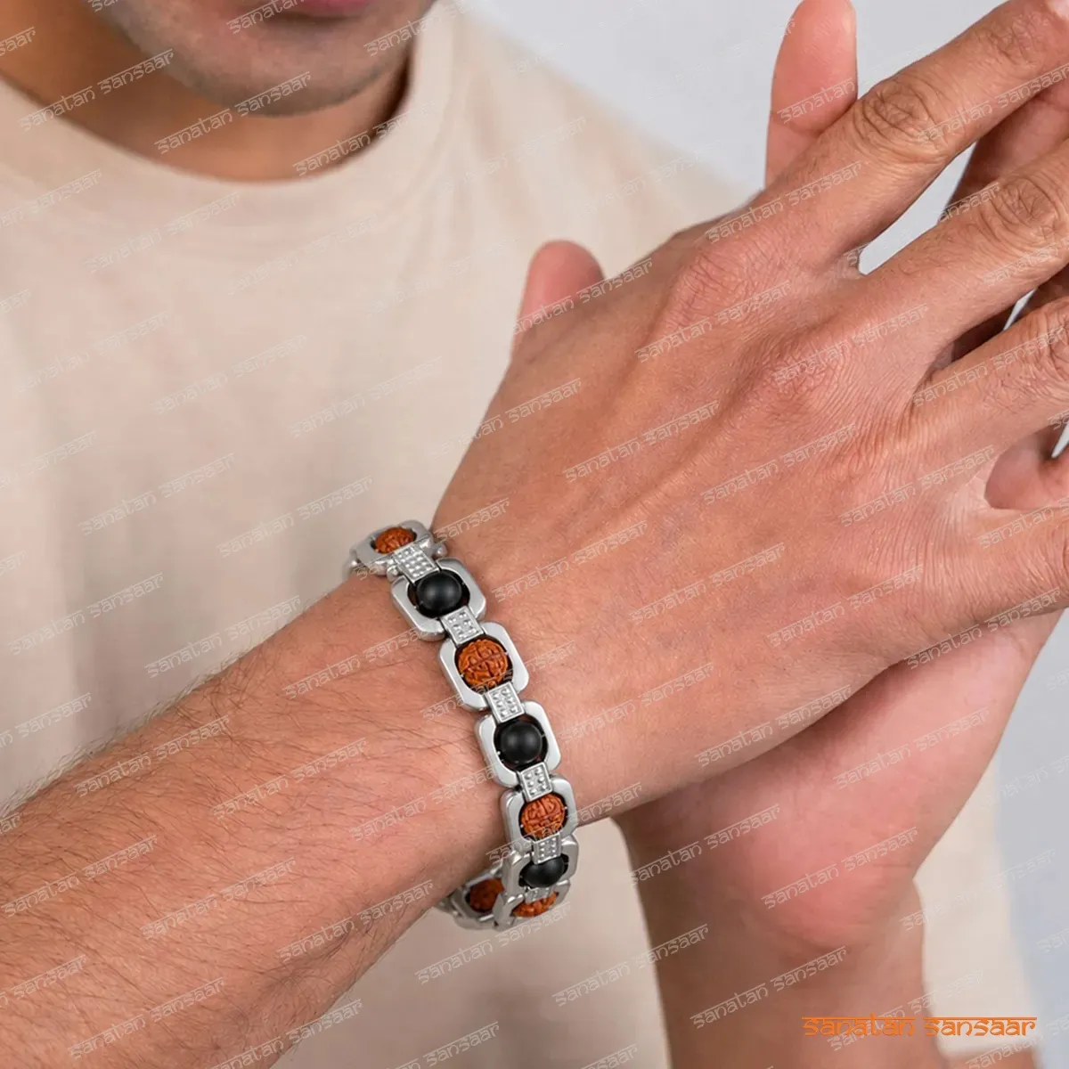How to Wear Karungali Bracelet and Care for It 1
