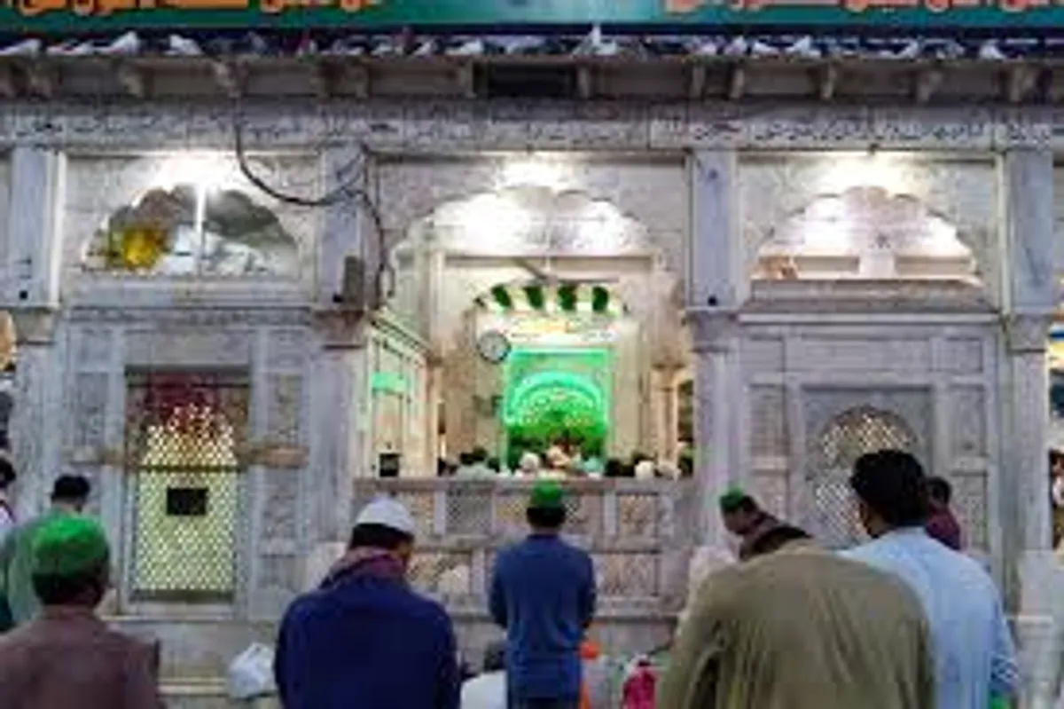 Data Darbar (Lahore tradition)